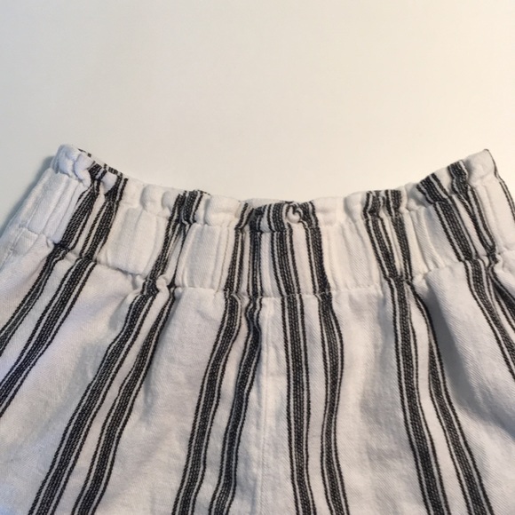 Striped navy blue and white shorts - Picture 4 of 7